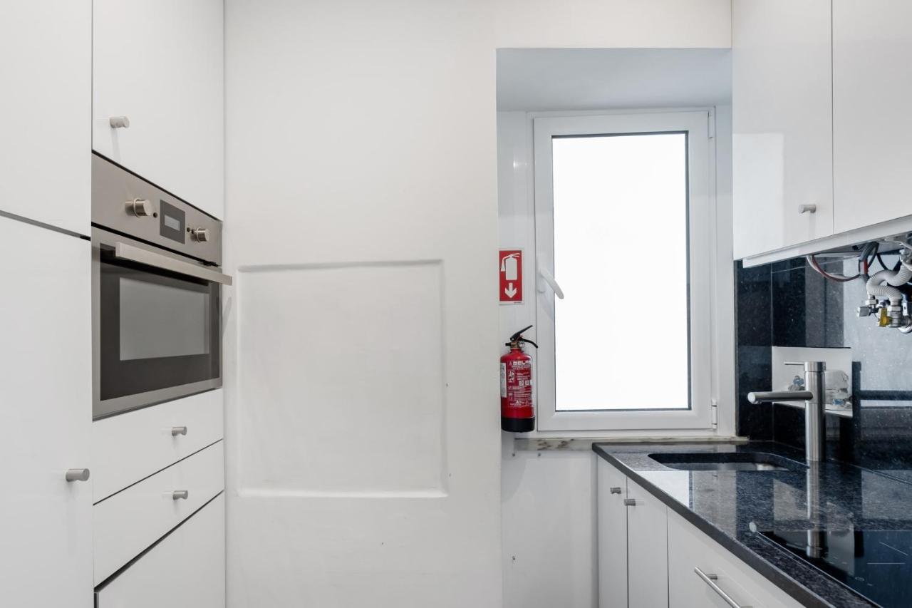 Avenida Da Liberdade Area, Bright And Newly Renovated 2 Bedroom Apartment, Lisbon Historical Center Extérieur photo