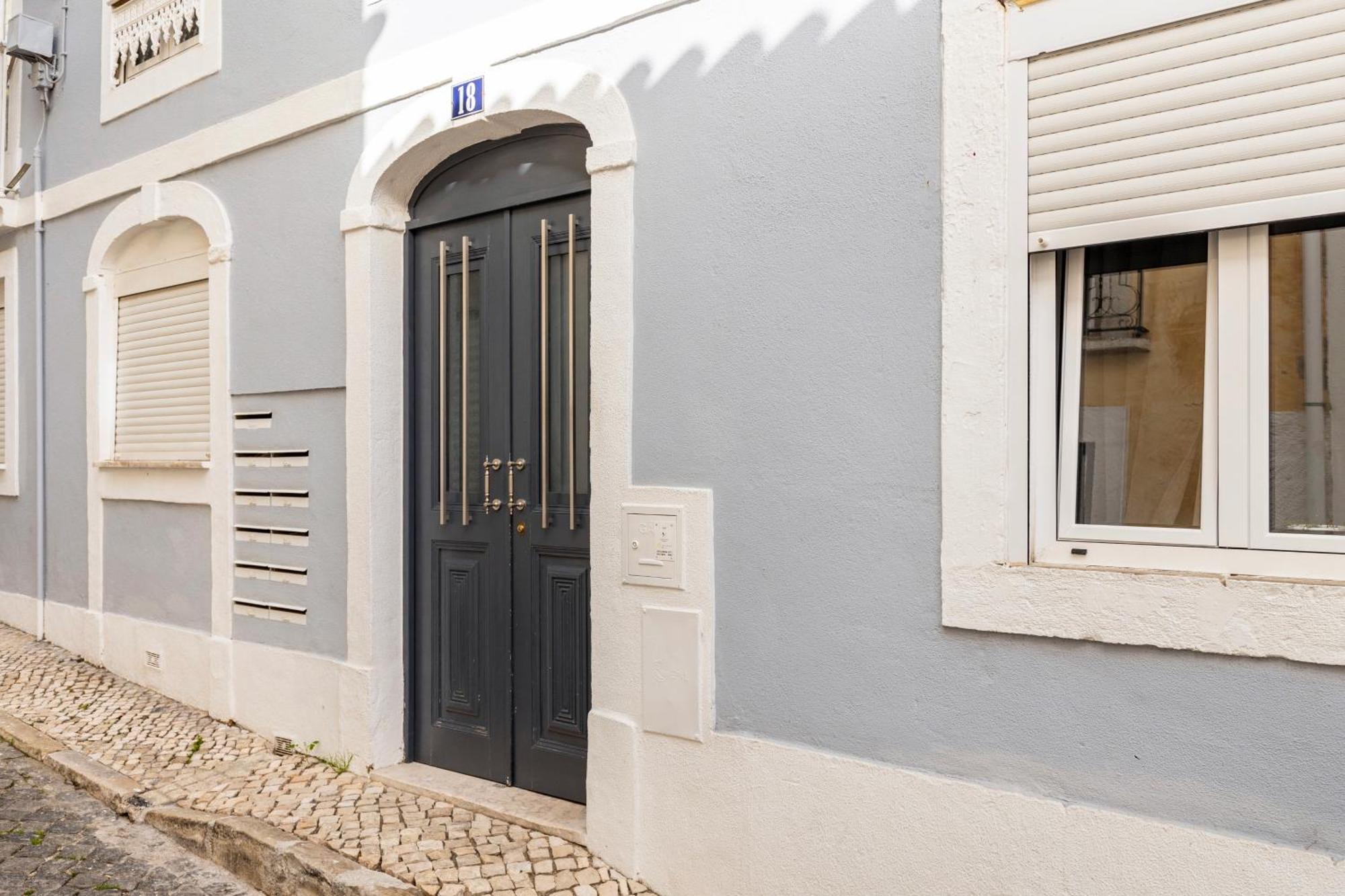 Avenida Da Liberdade Area, Bright And Newly Renovated 2 Bedroom Apartment, Lisbon Historical Center Extérieur photo